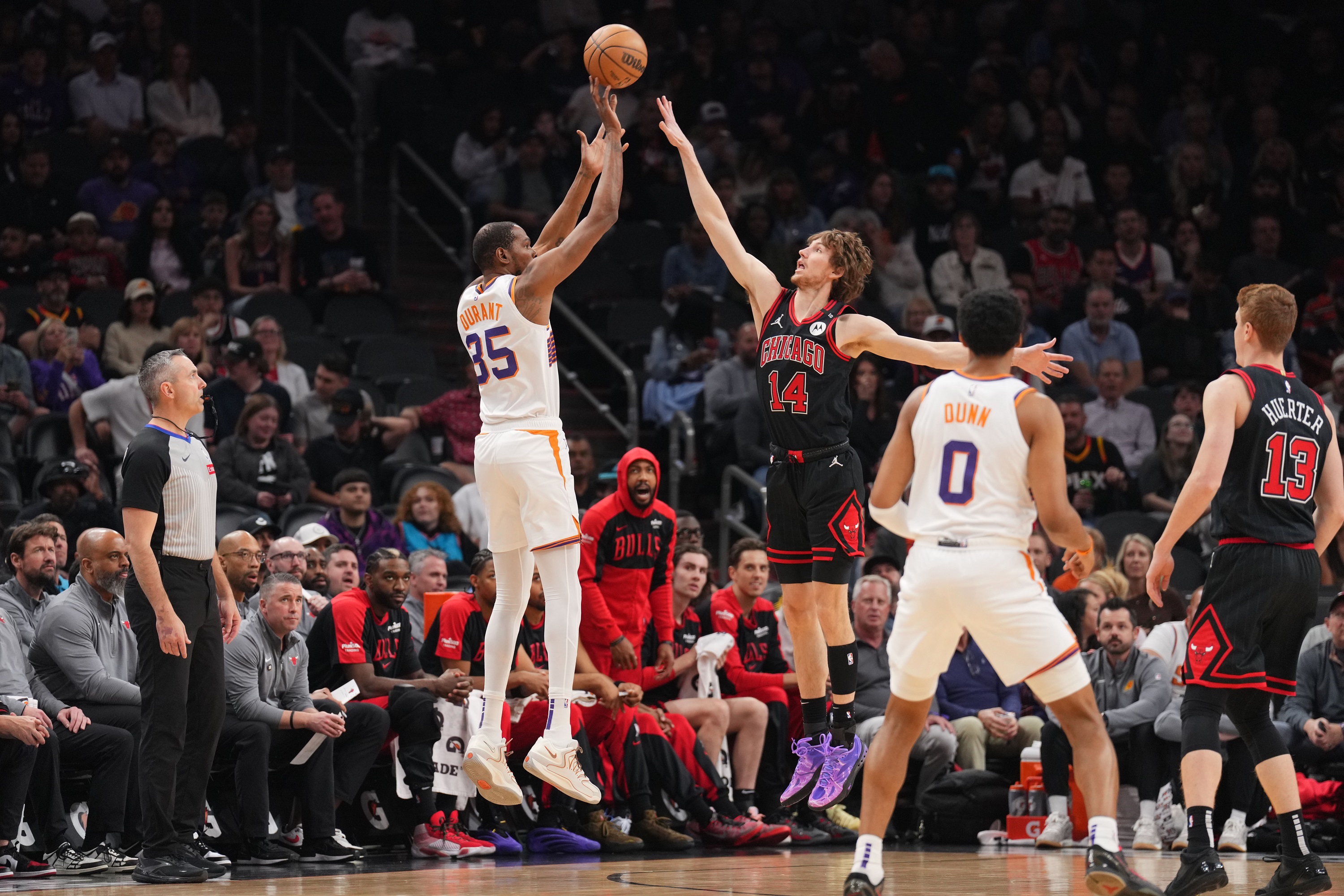 76人战胜公牛，取得新年首胜