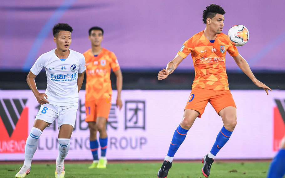 大连人不敌建业，客场硬仗难关关头的简单介绍